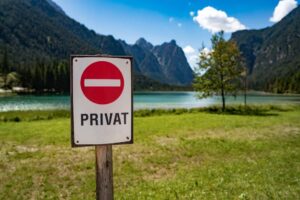 เขตห้ามเข้า ภาษาจีน